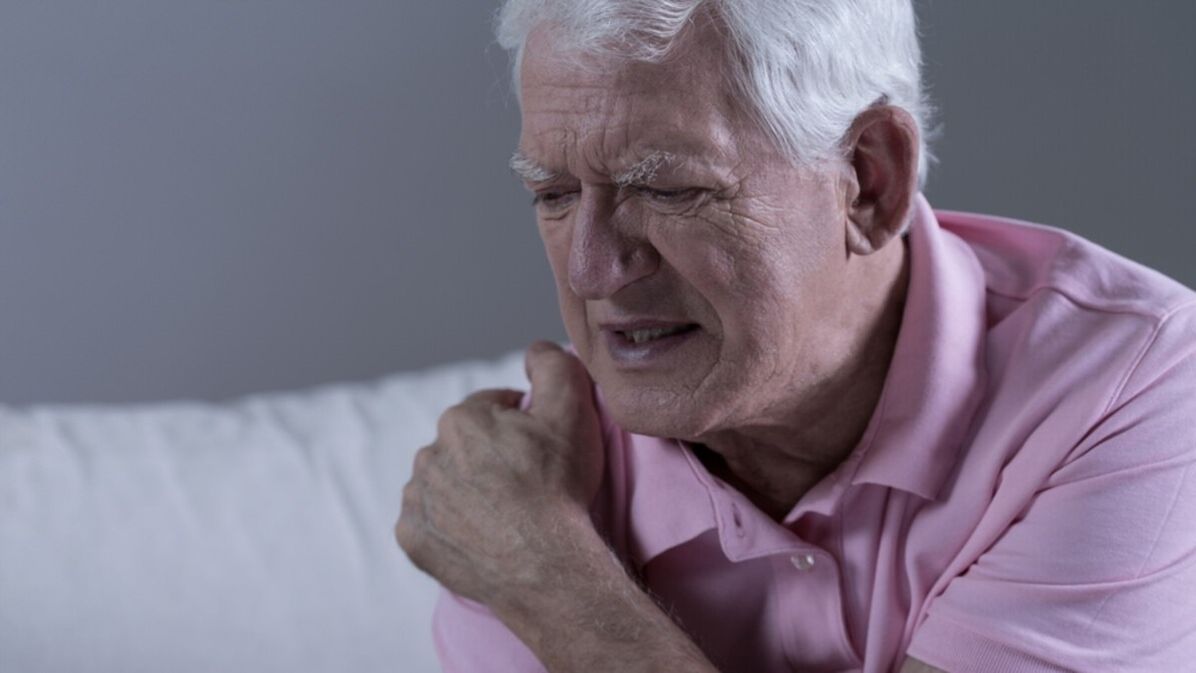 Douleur dans l'articulation de l'épaule due à l'arthrose